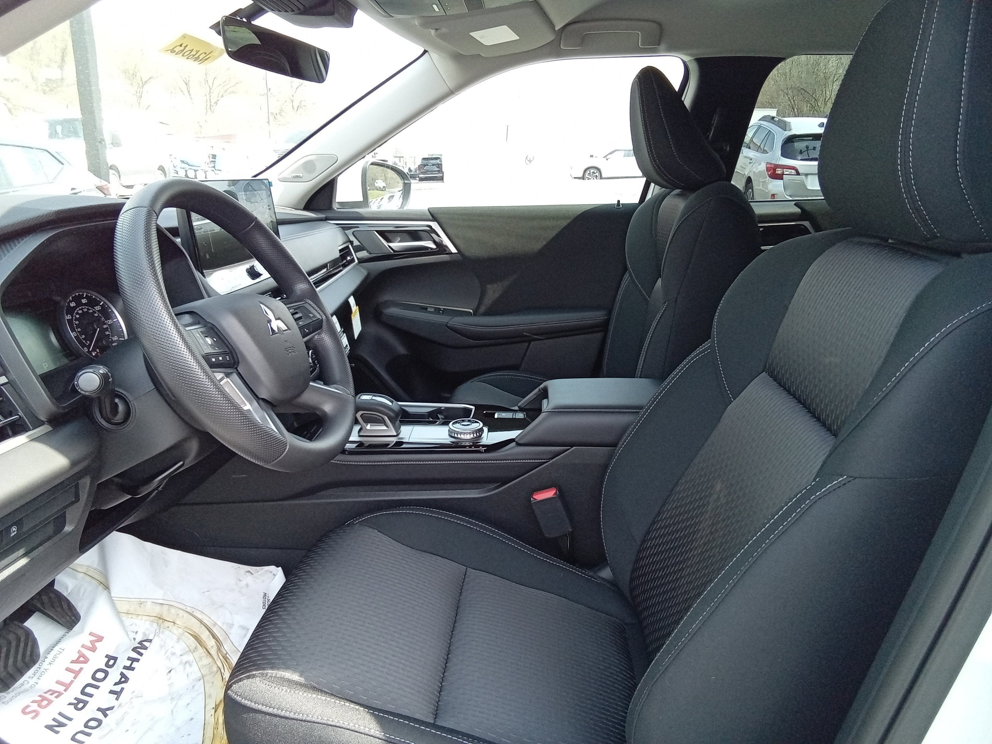 2026 Mitsubishi Outlander ES