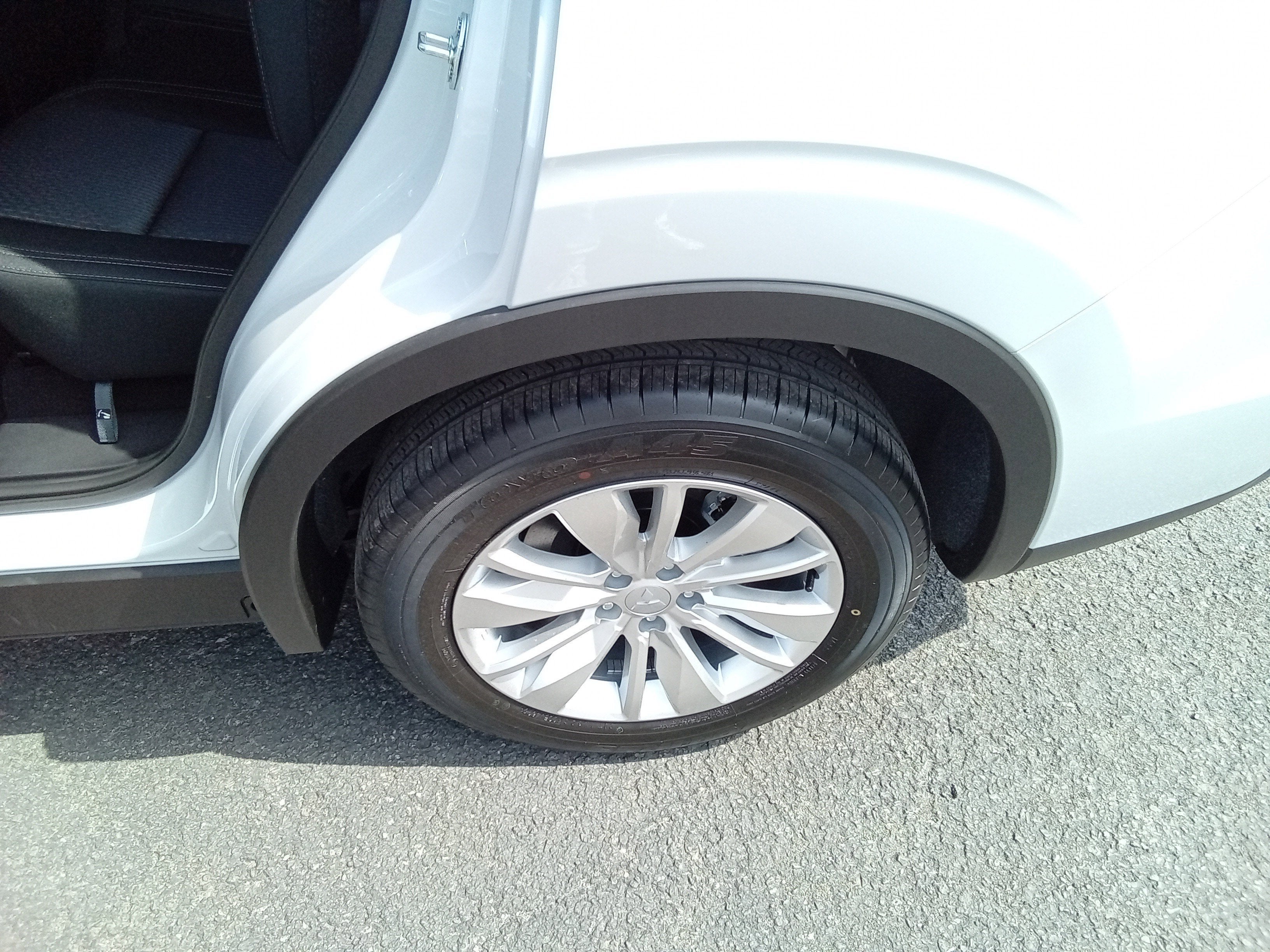 2026 Mitsubishi Outlander ES