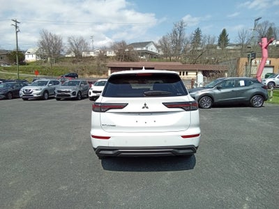 2026 Mitsubishi Outlander ES