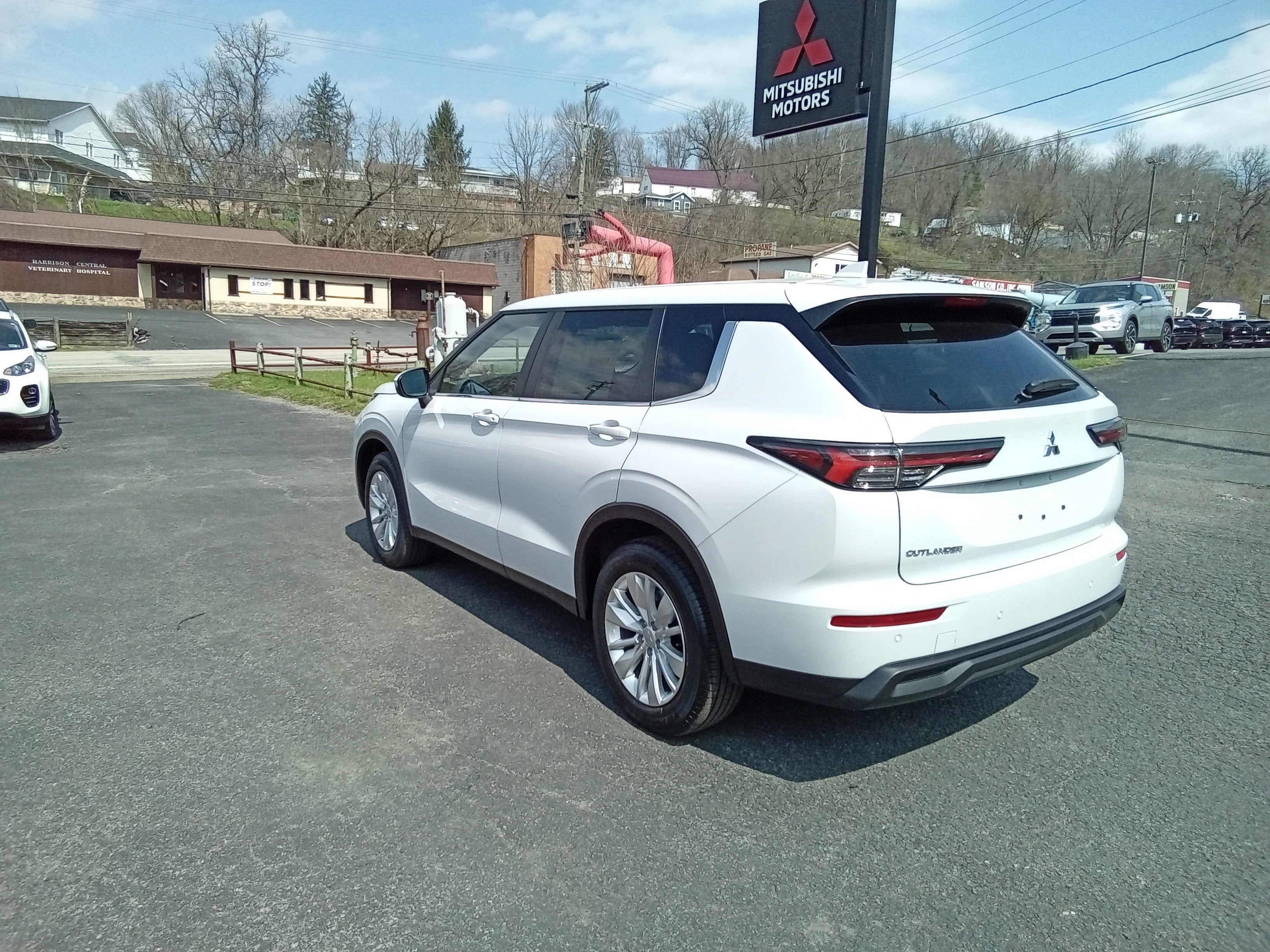2026 Mitsubishi Outlander ES