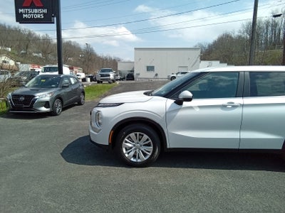 2026 Mitsubishi Outlander ES