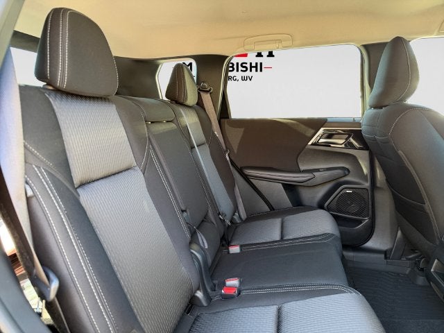 2026 Mitsubishi Outlander ES