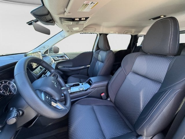 2026 Mitsubishi Outlander ES