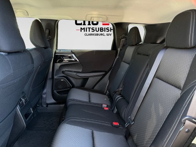 2026 Mitsubishi Outlander ES