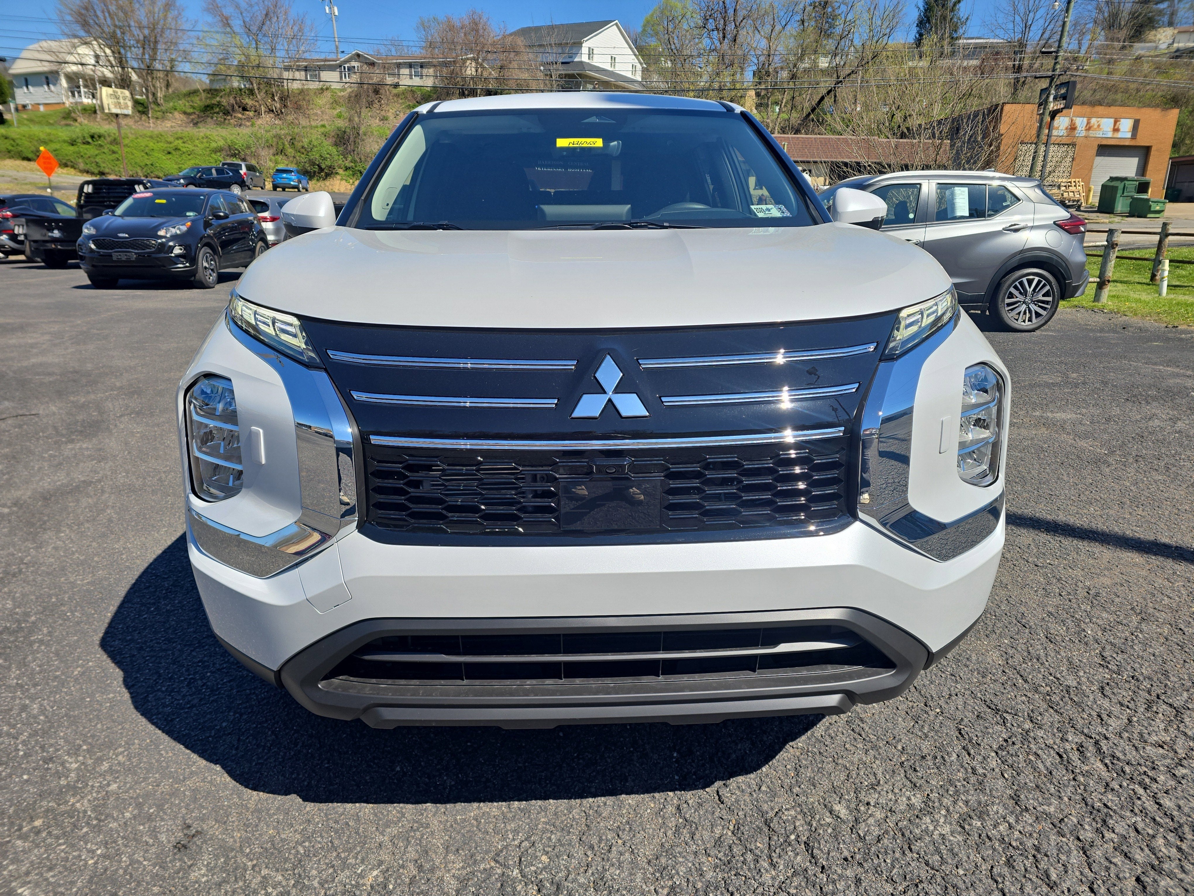 2026 Mitsubishi Outlander ES