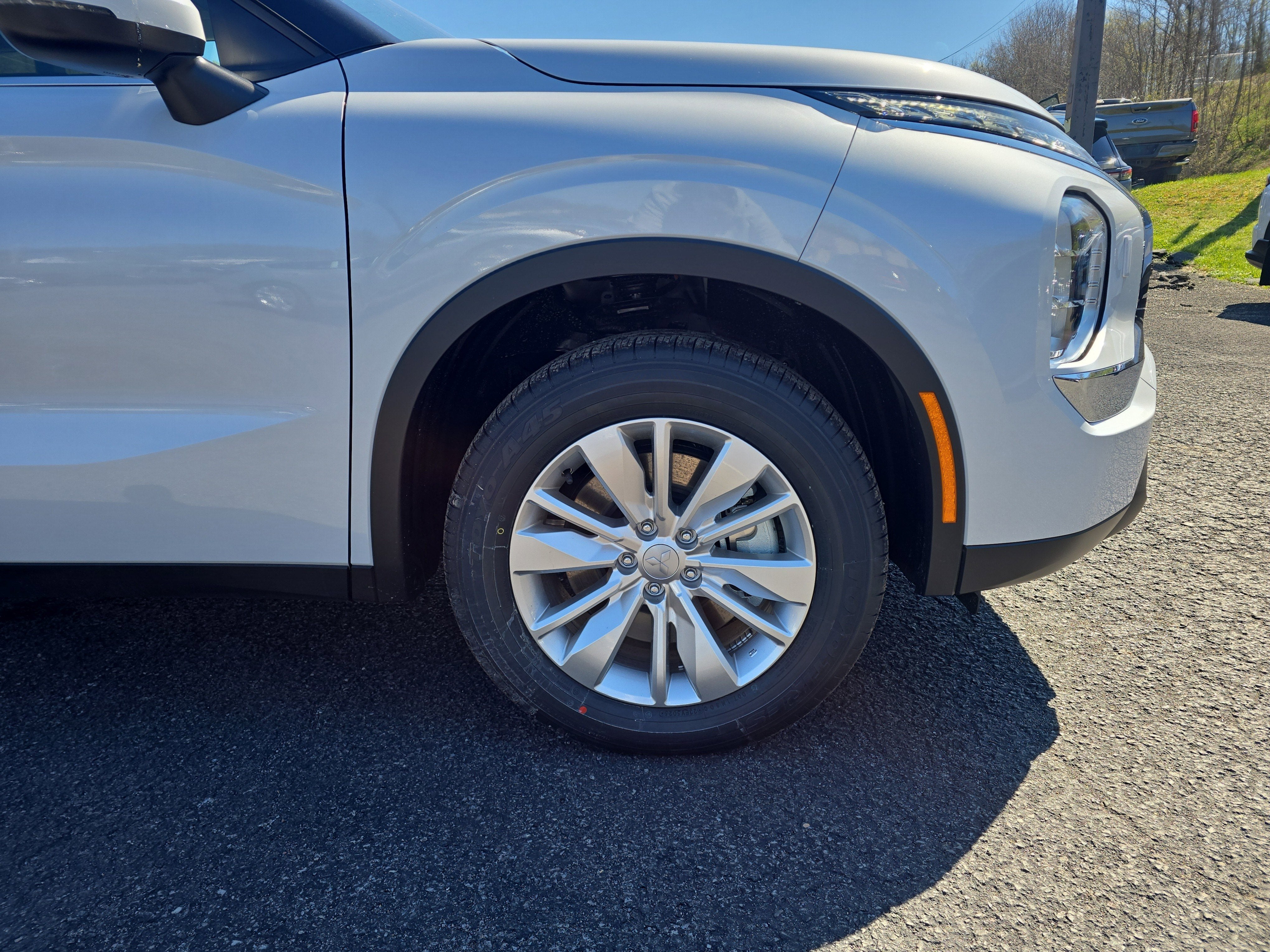 2026 Mitsubishi Outlander ES