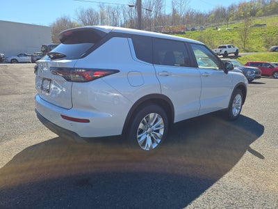 2026 Mitsubishi Outlander ES