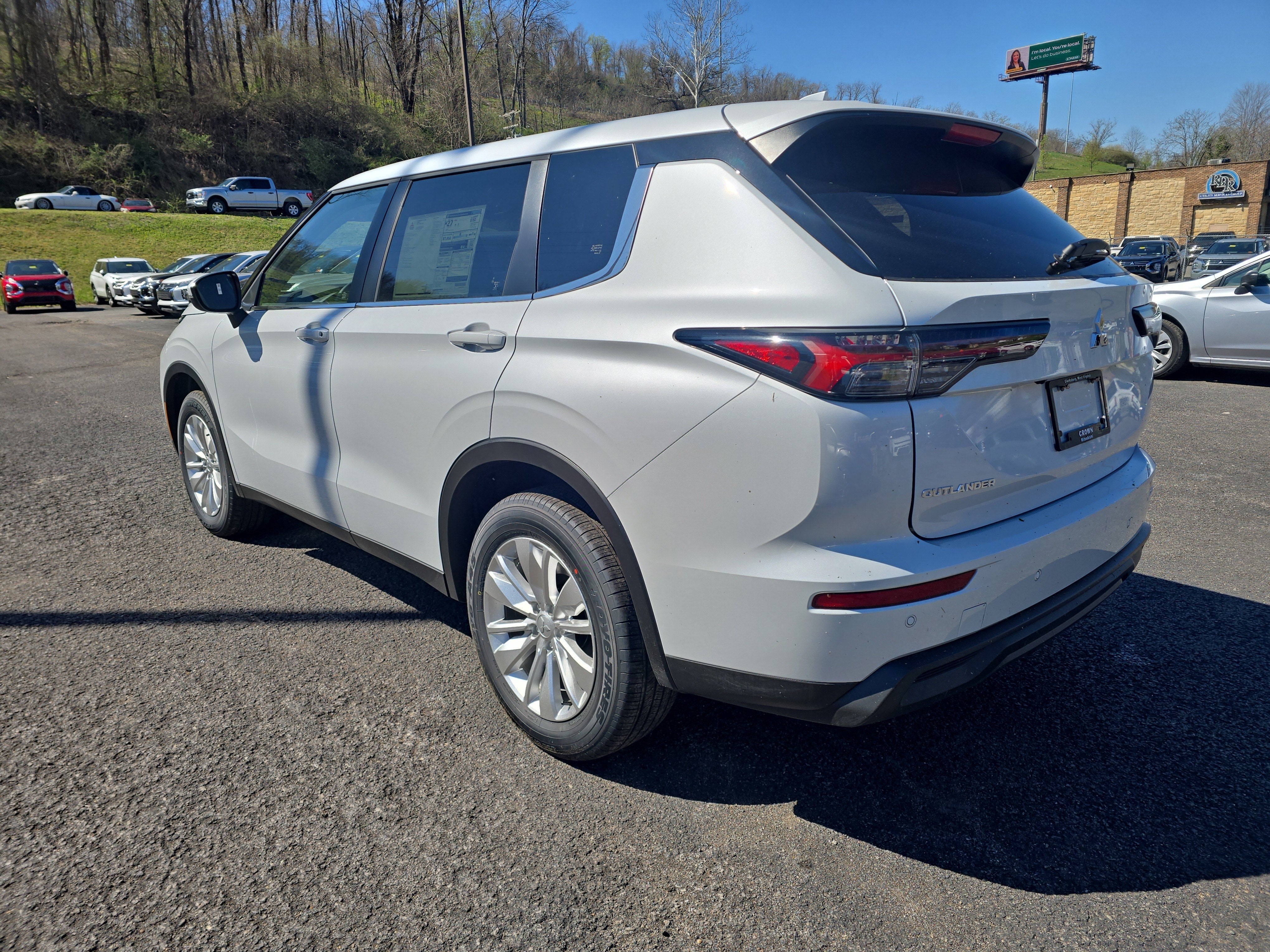 2026 Mitsubishi Outlander ES