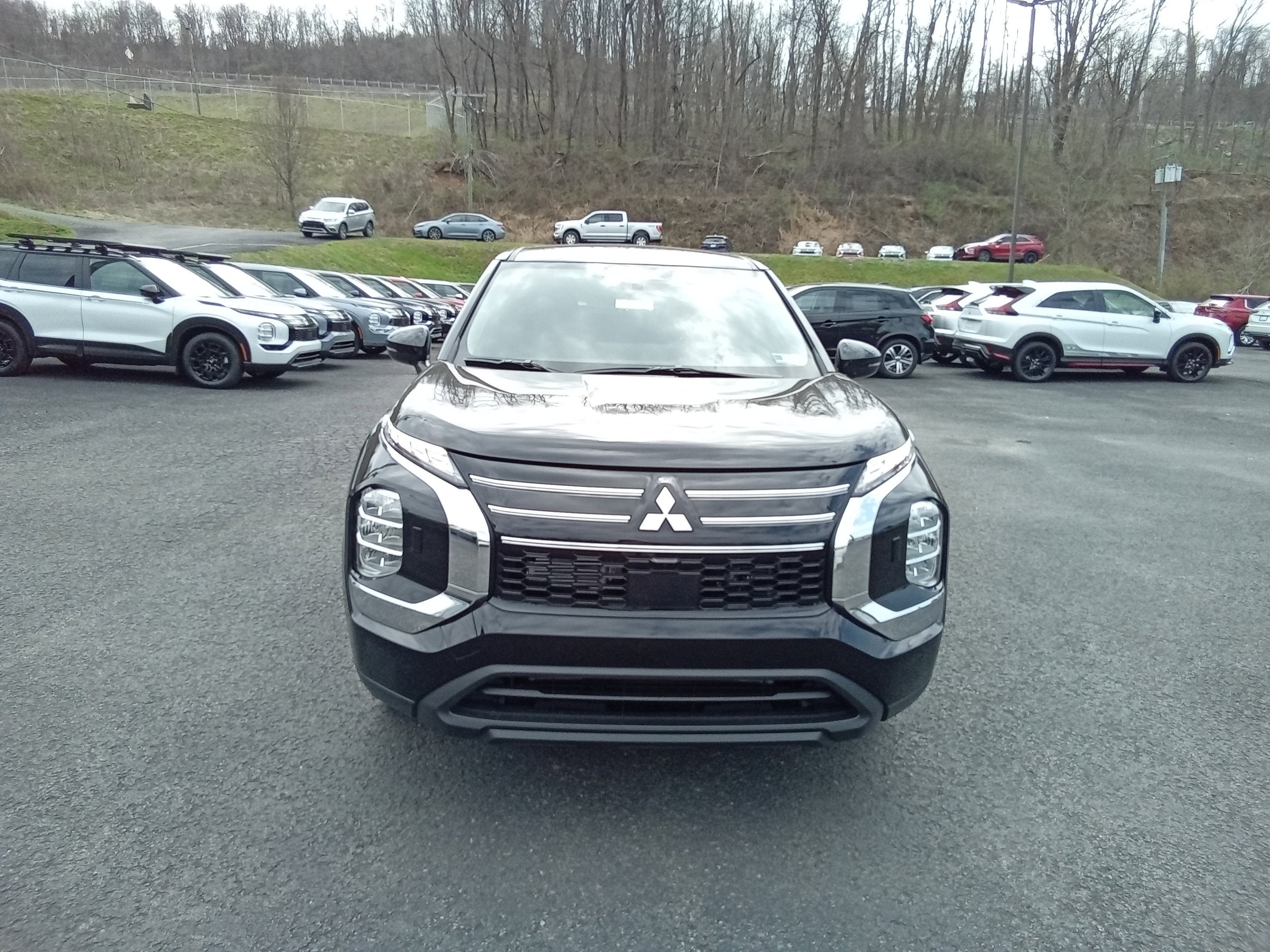 2026 Mitsubishi Outlander ES