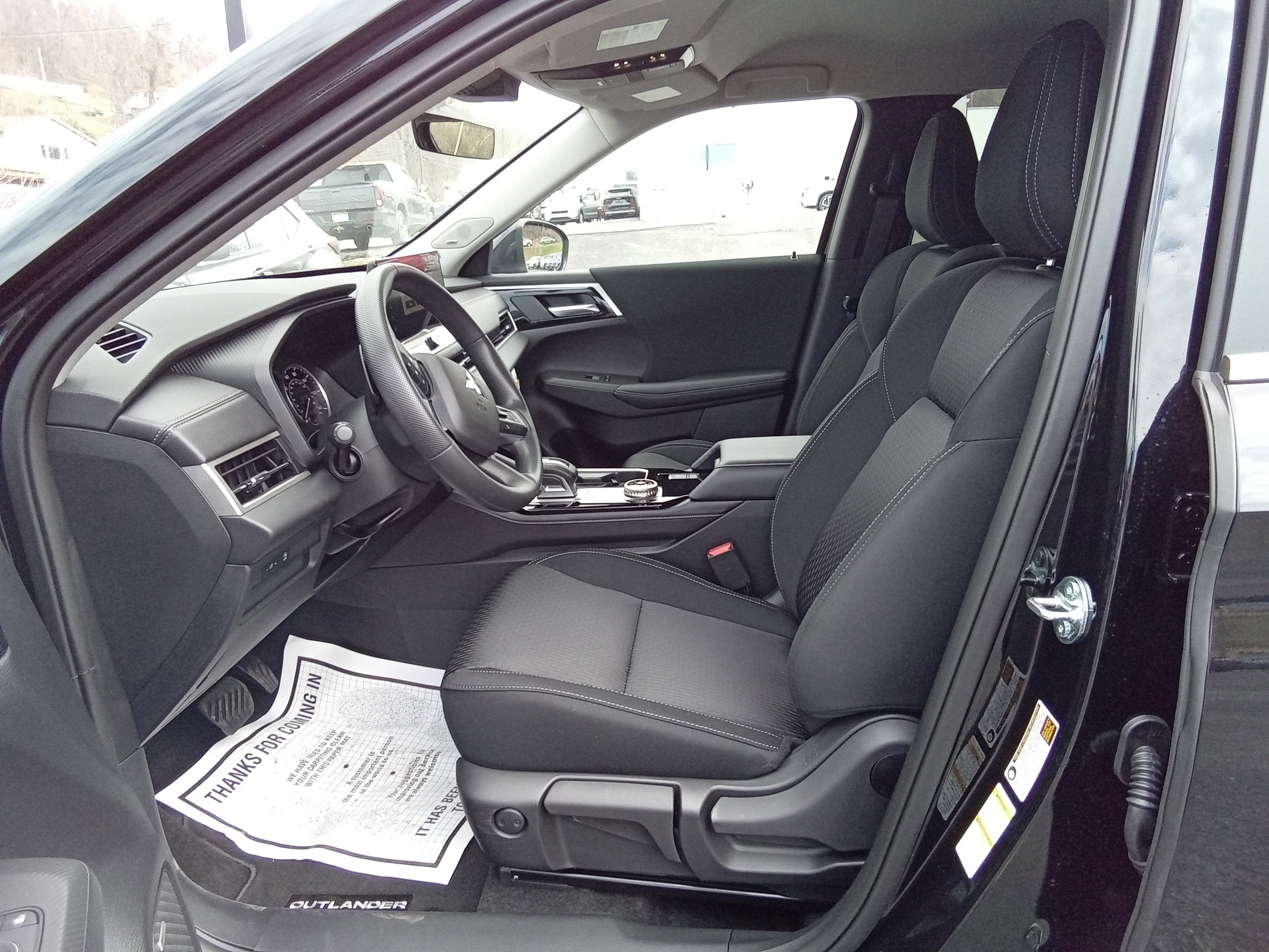 2026 Mitsubishi Outlander ES