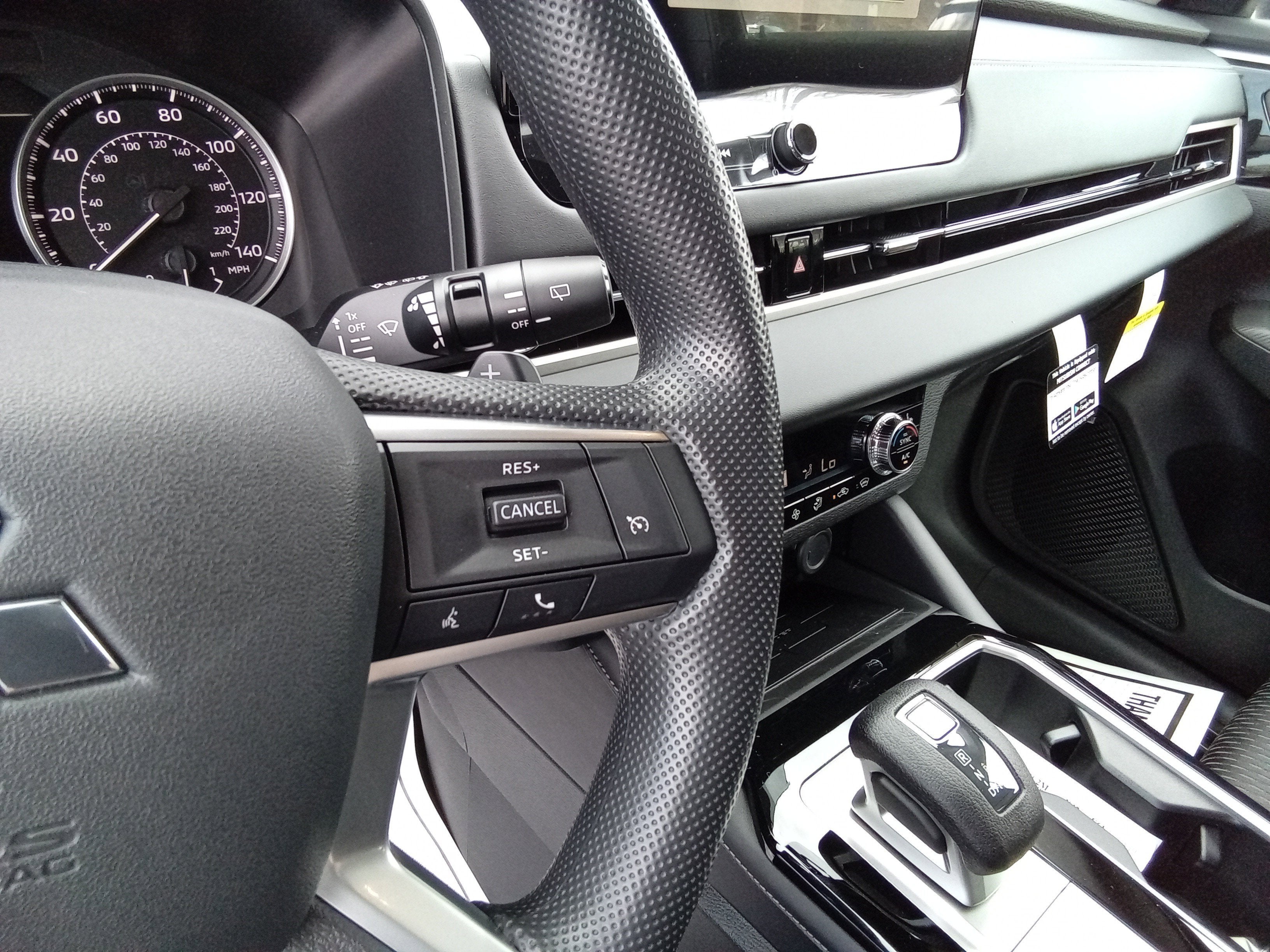 2026 Mitsubishi Outlander ES