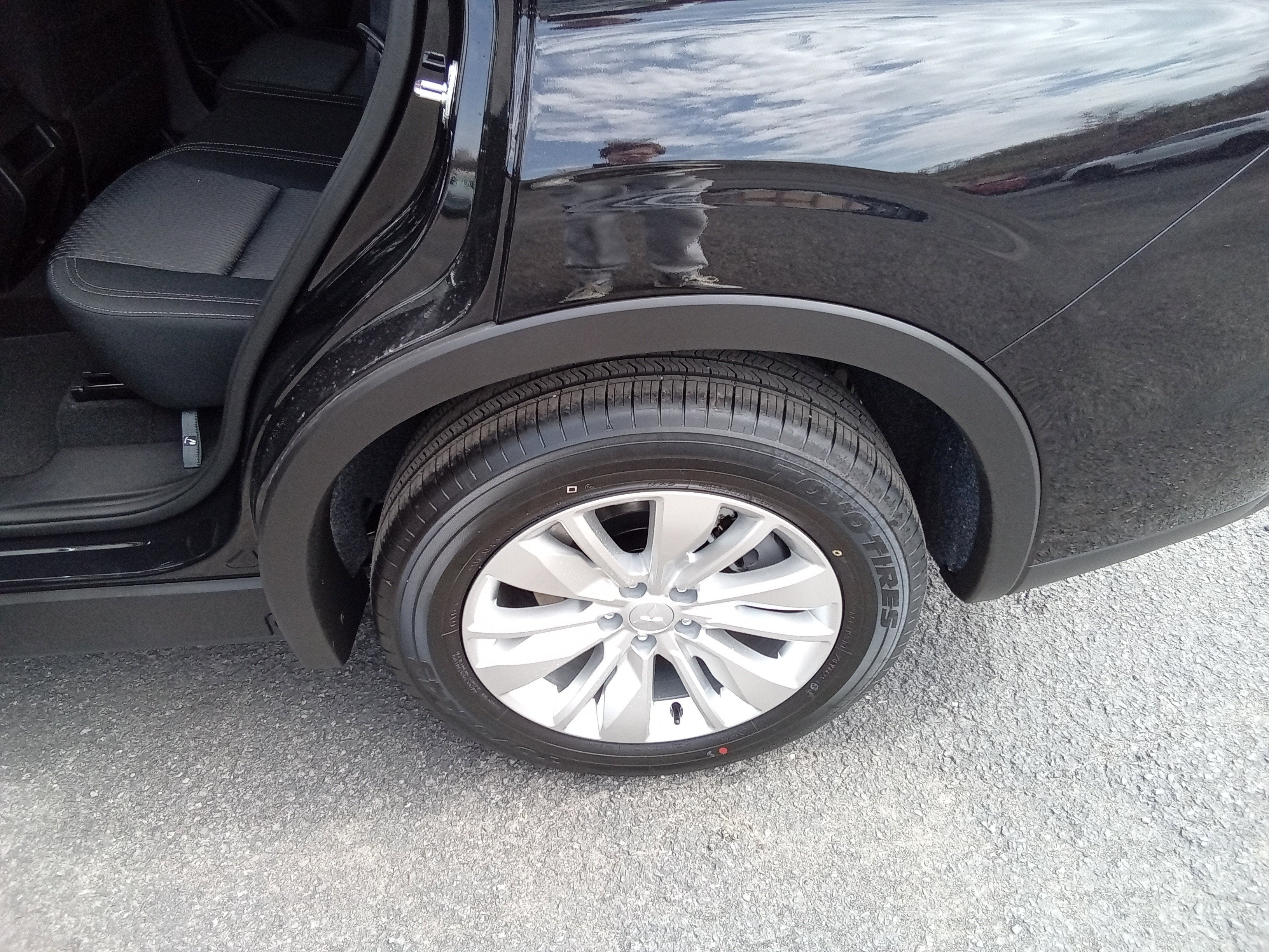 2026 Mitsubishi Outlander ES