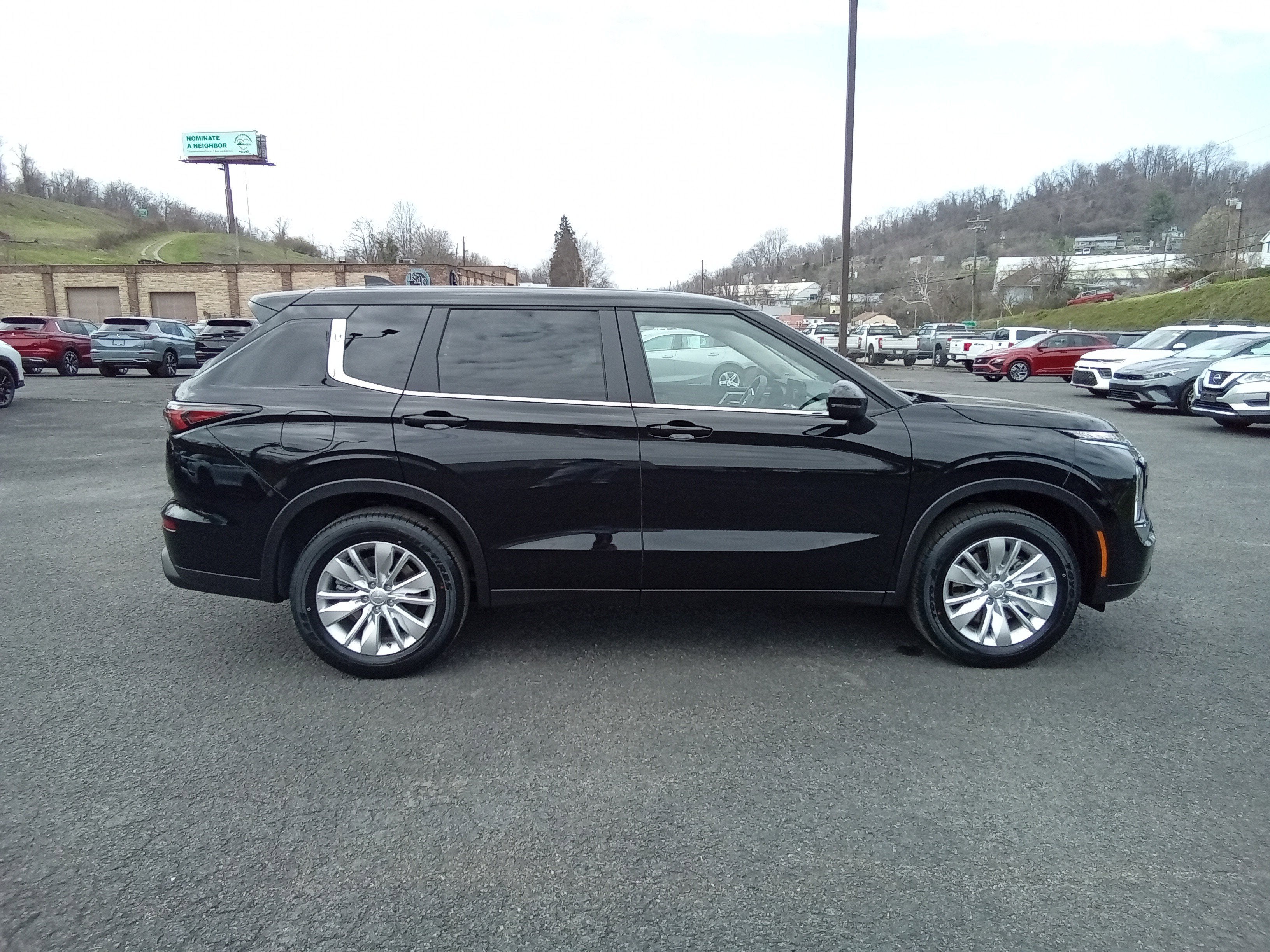 2026 Mitsubishi Outlander ES