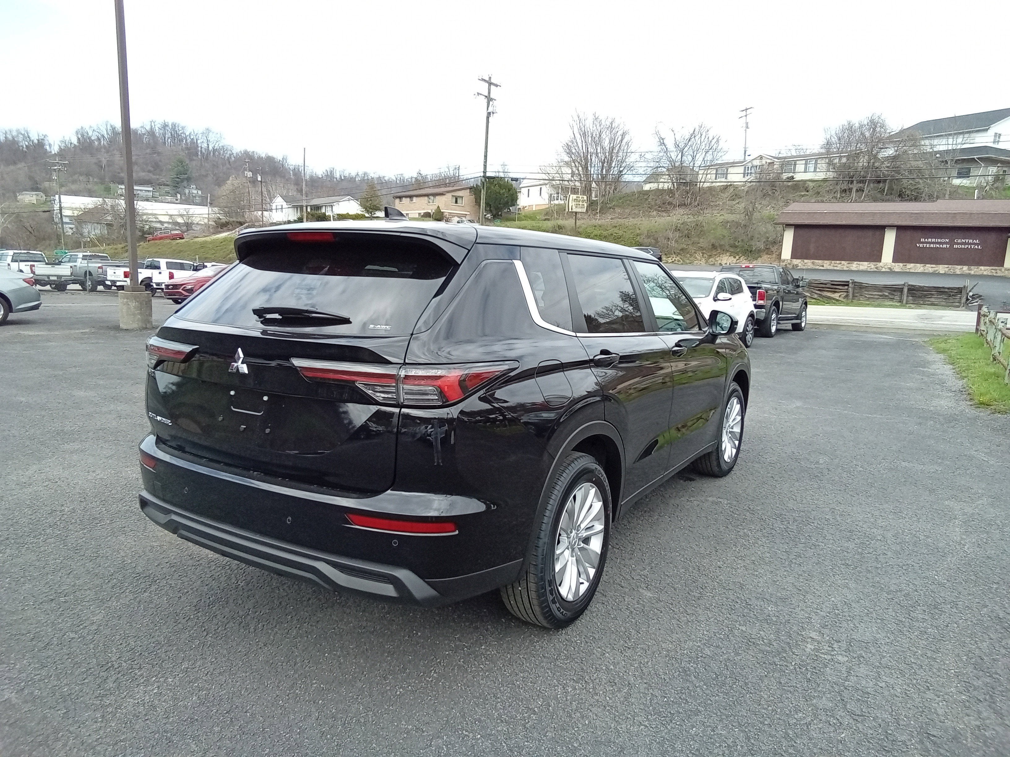 2026 Mitsubishi Outlander ES