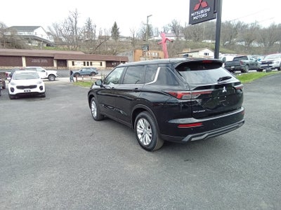 2026 Mitsubishi Outlander ES