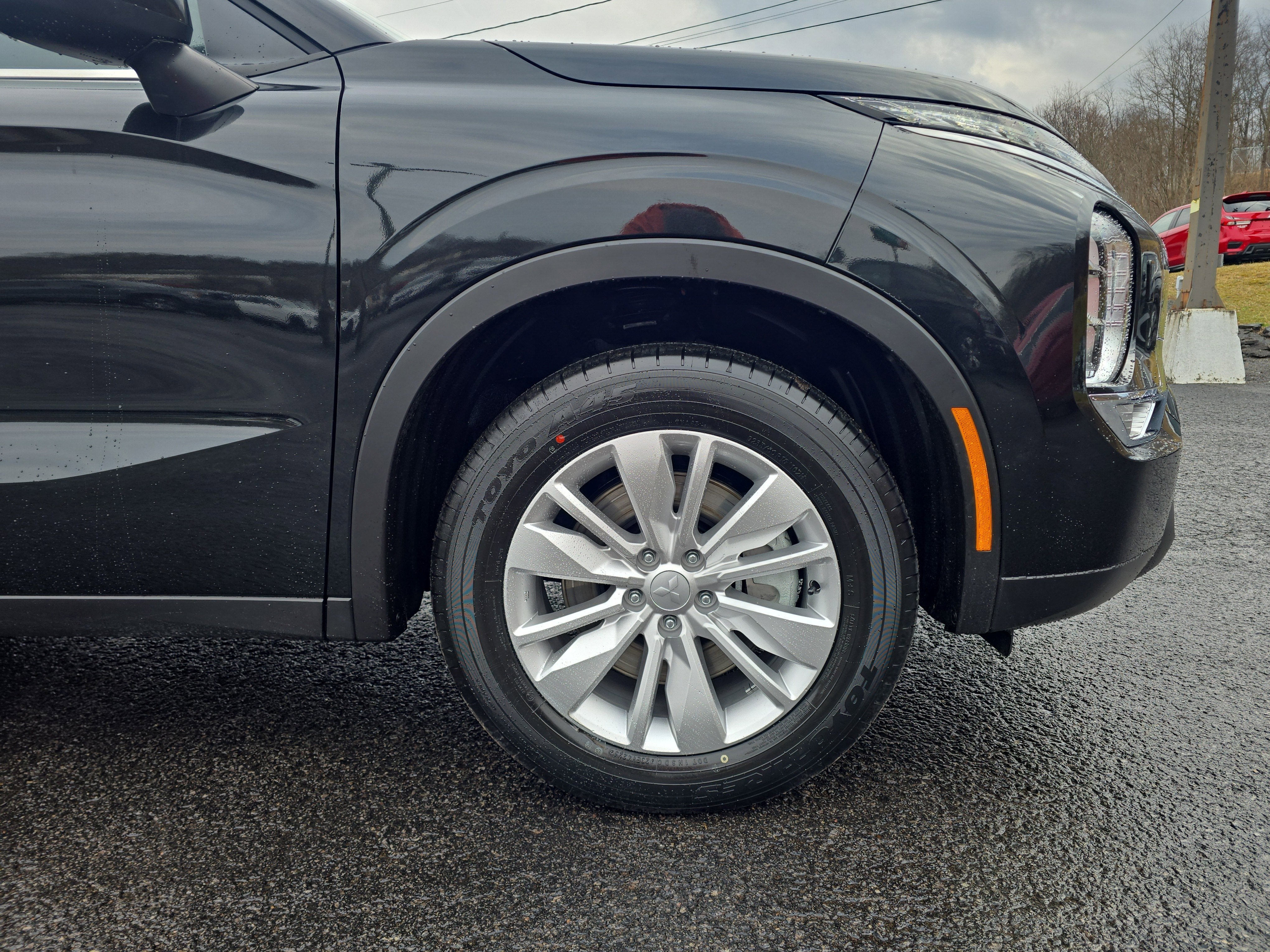 2026 Mitsubishi Outlander ES