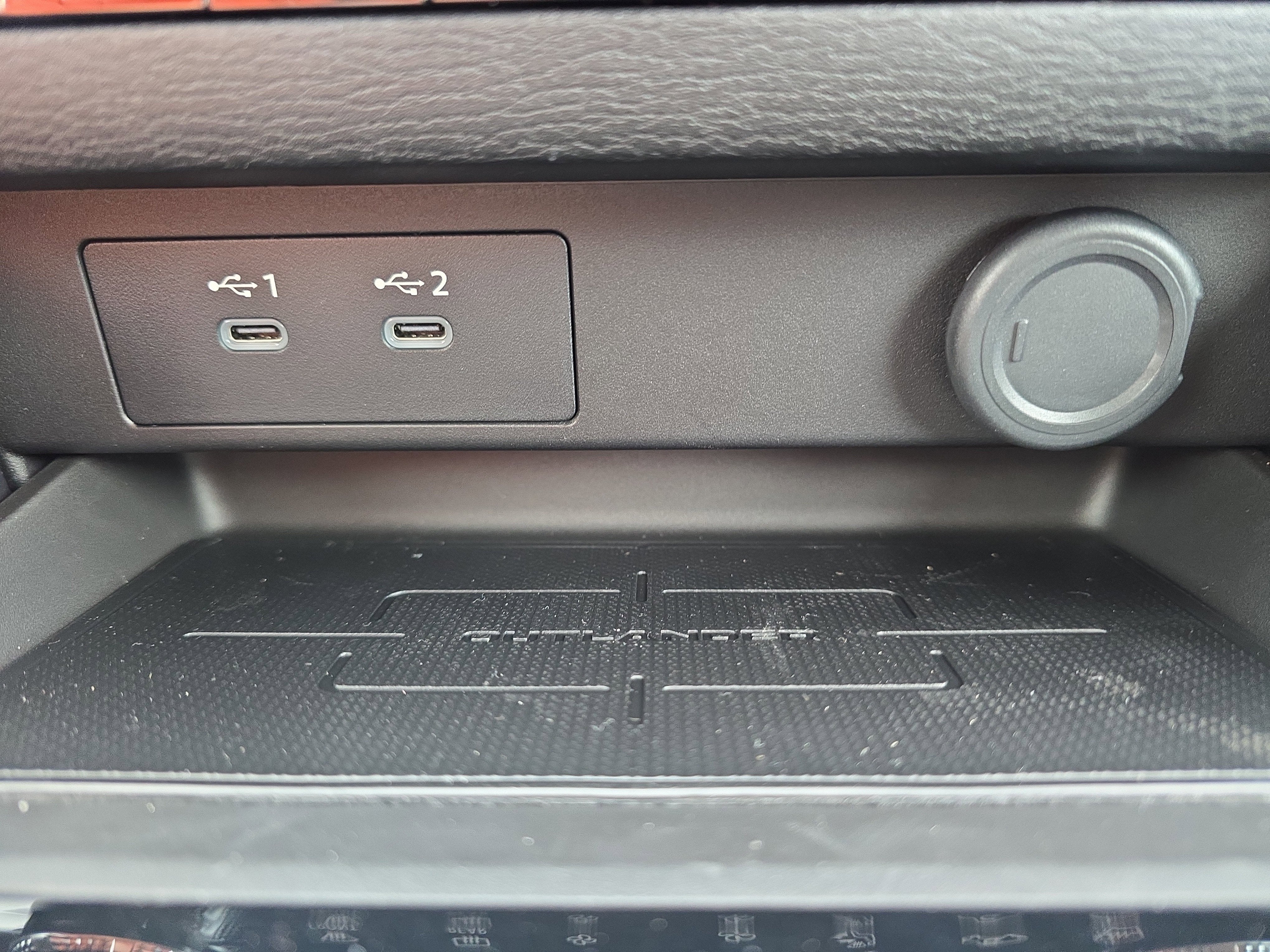 2026 Mitsubishi Outlander ES