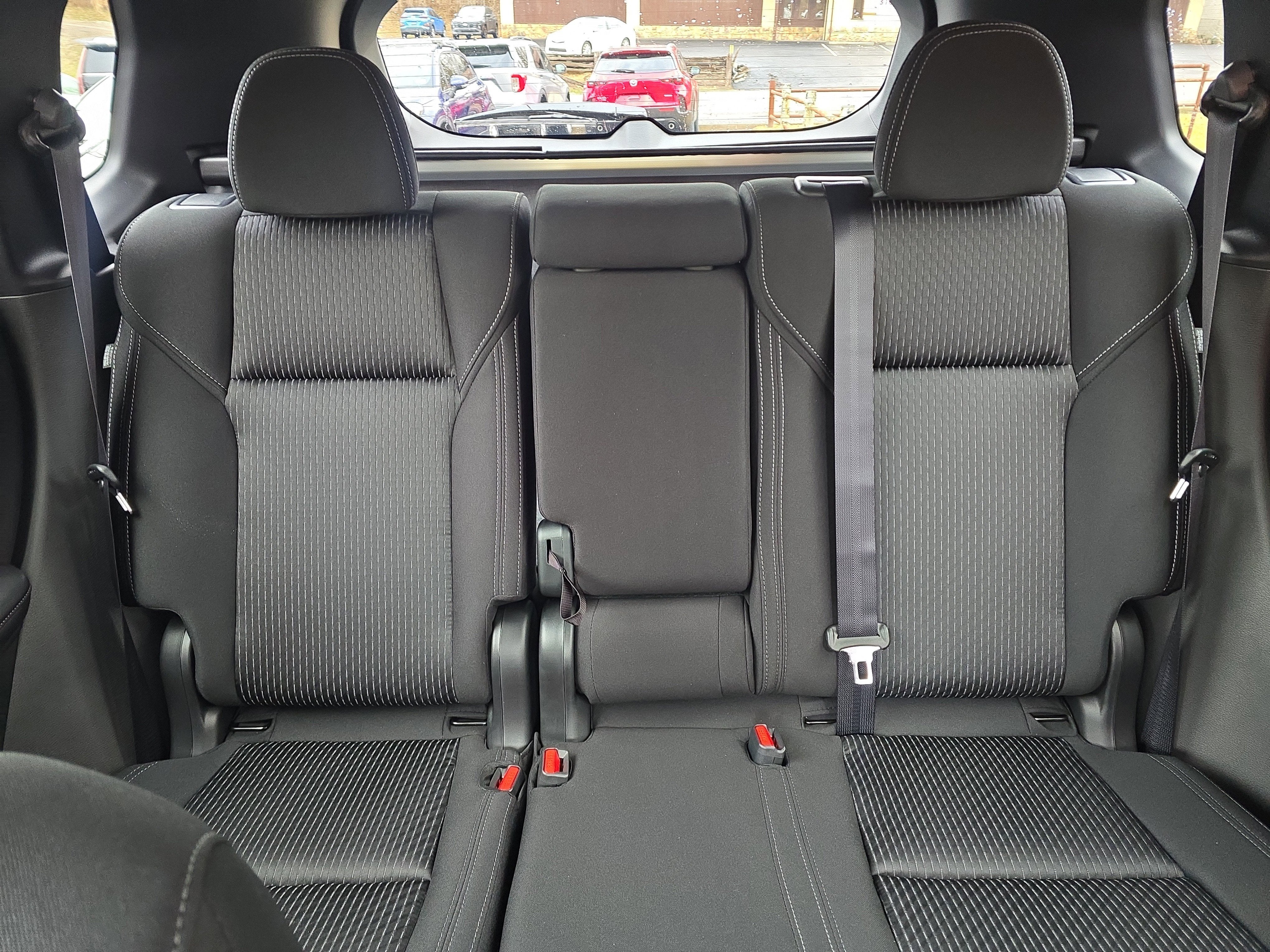 2026 Mitsubishi Outlander ES