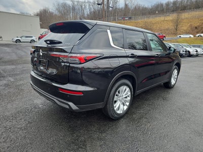 2026 Mitsubishi Outlander ES