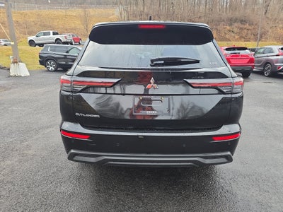 2026 Mitsubishi Outlander ES