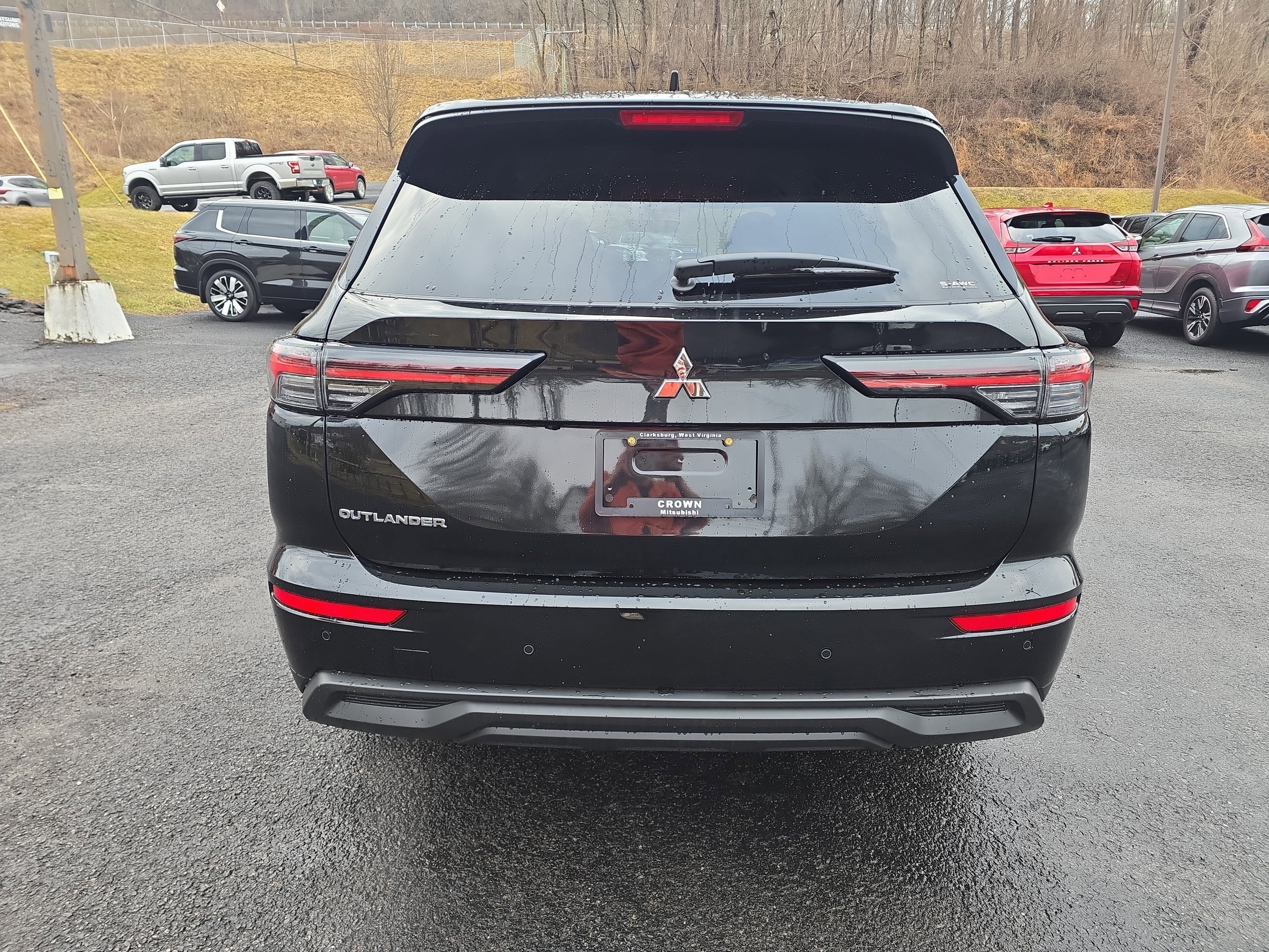 2026 Mitsubishi Outlander ES