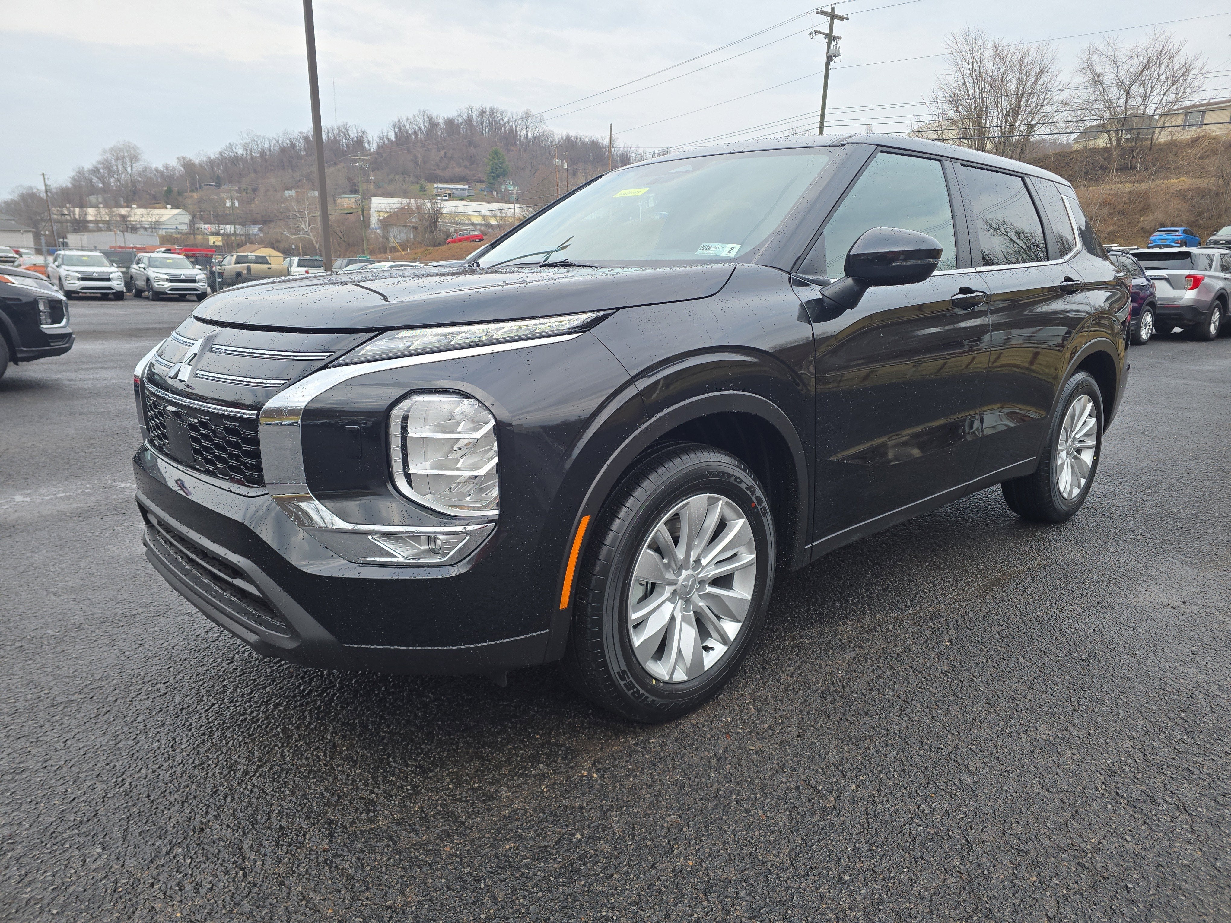 2026 Mitsubishi Outlander ES