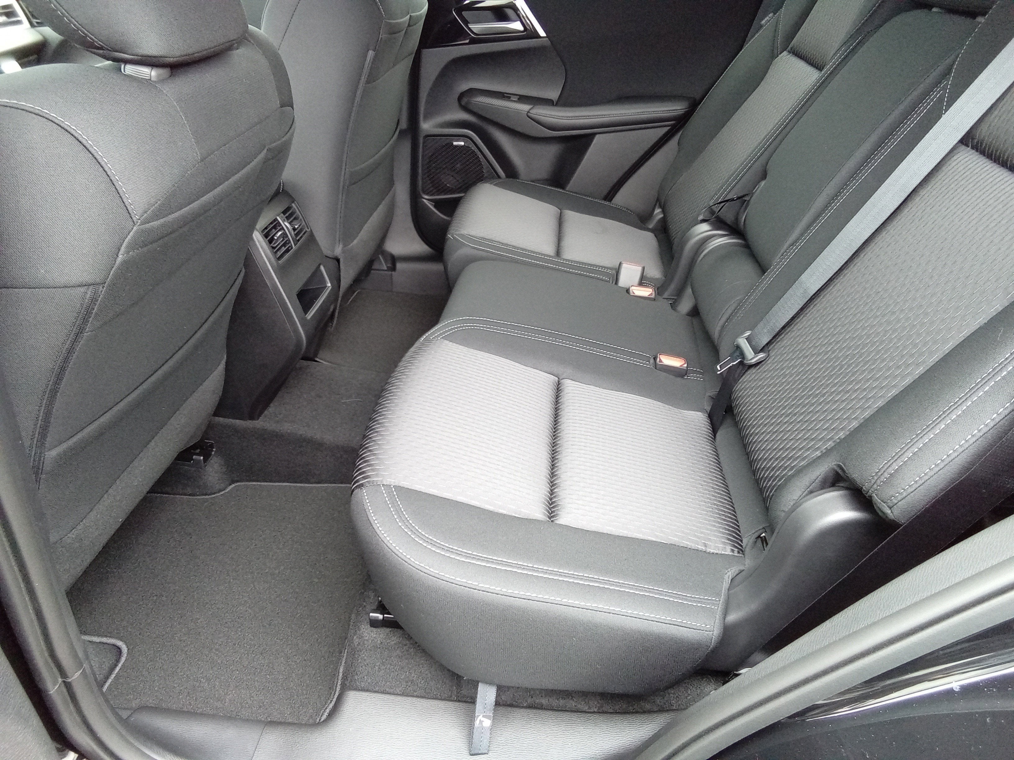 2026 Mitsubishi Outlander ES