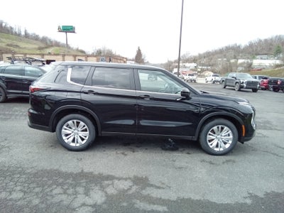 2026 Mitsubishi Outlander ES