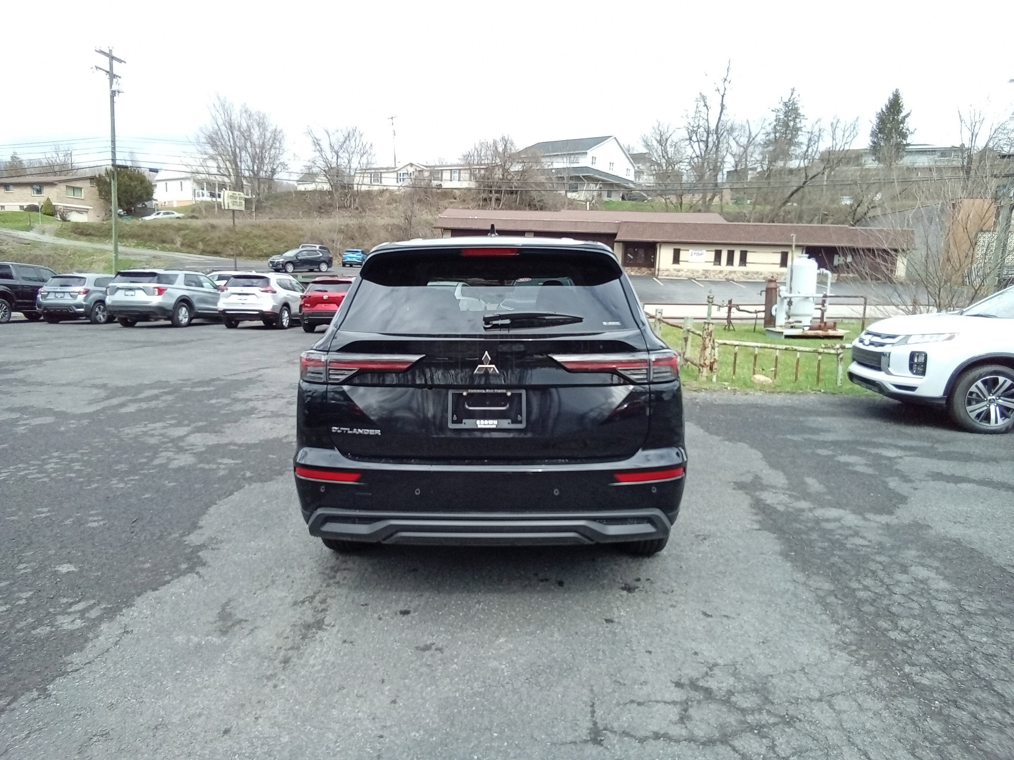 2026 Mitsubishi Outlander ES