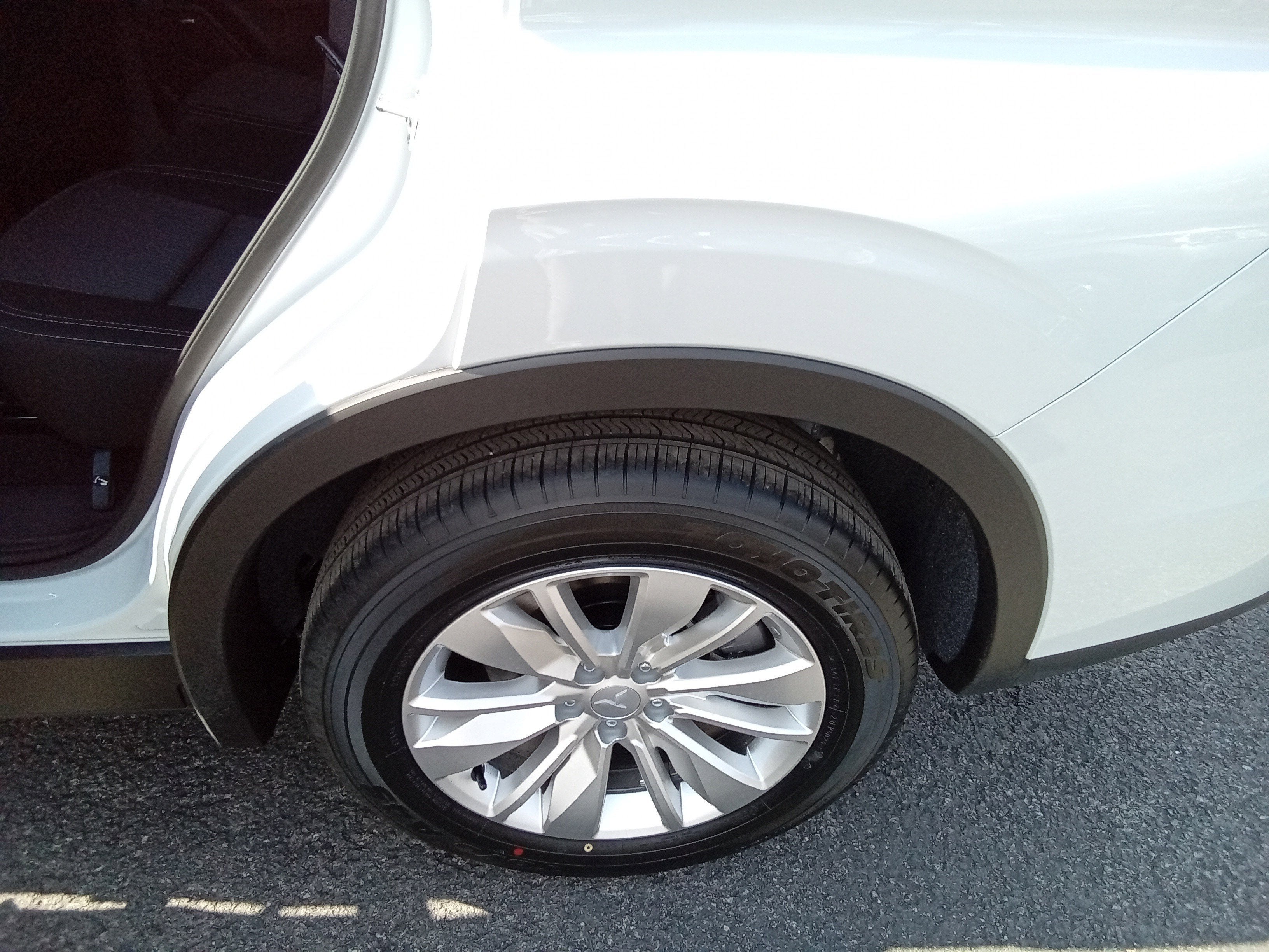 2026 Mitsubishi Outlander ES