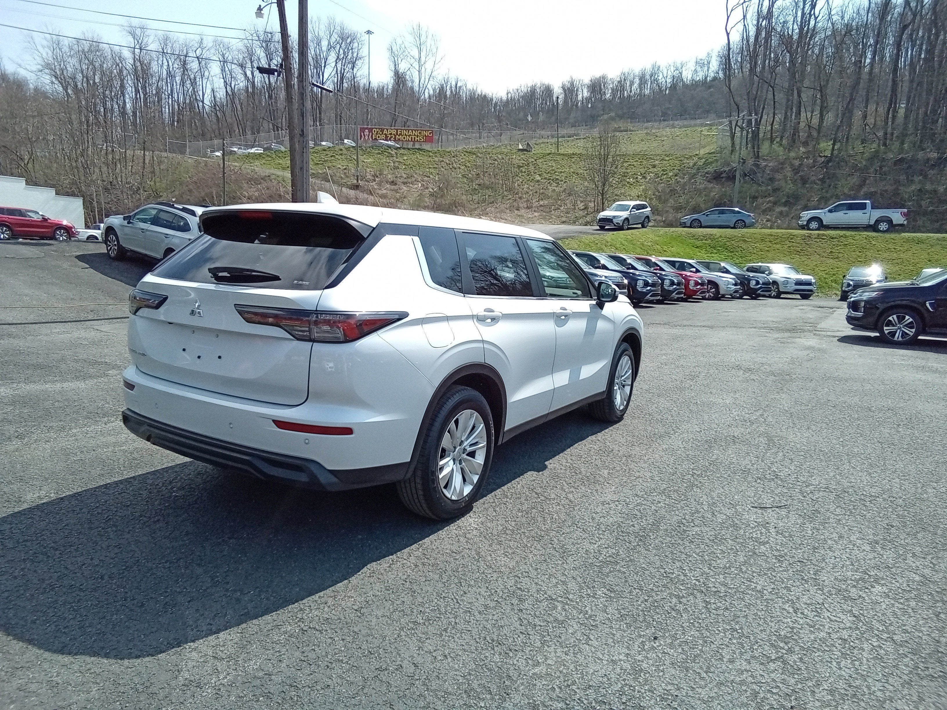 2026 Mitsubishi Outlander ES