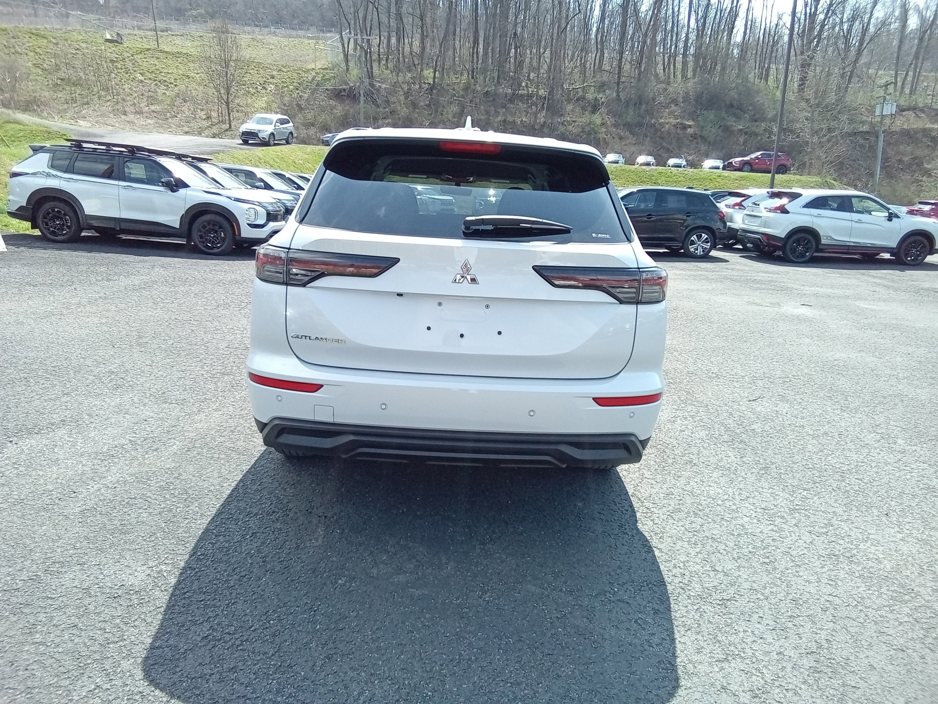 2026 Mitsubishi Outlander ES