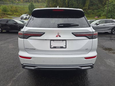 2025 Mitsubishi Outlander SE
