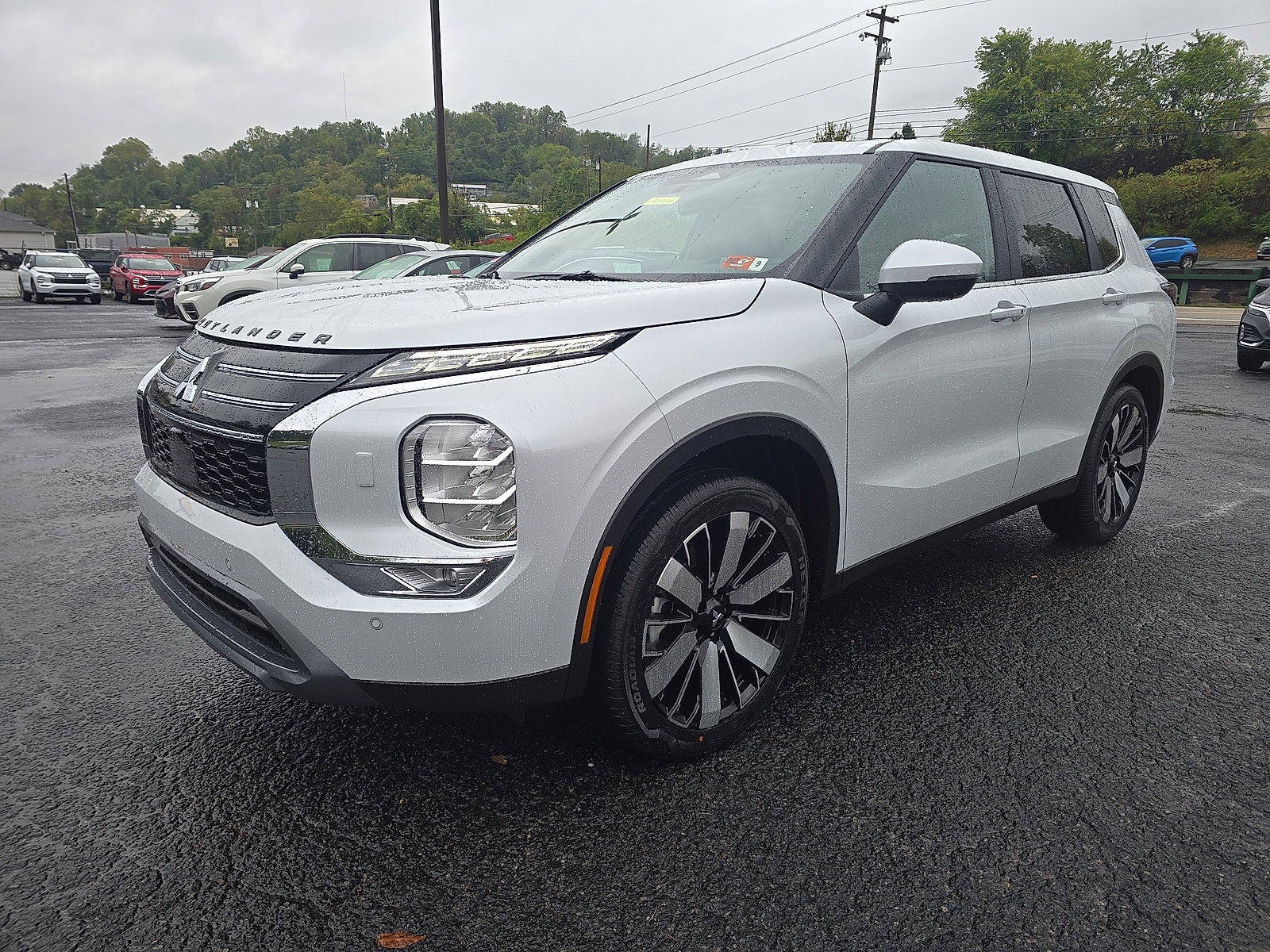 2025 Mitsubishi Outlander SE