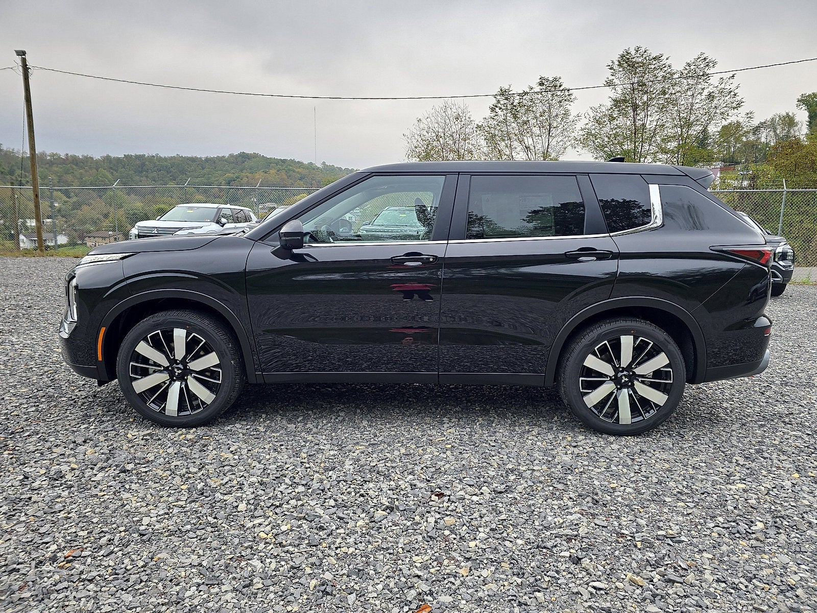 2025 Mitsubishi Outlander SE