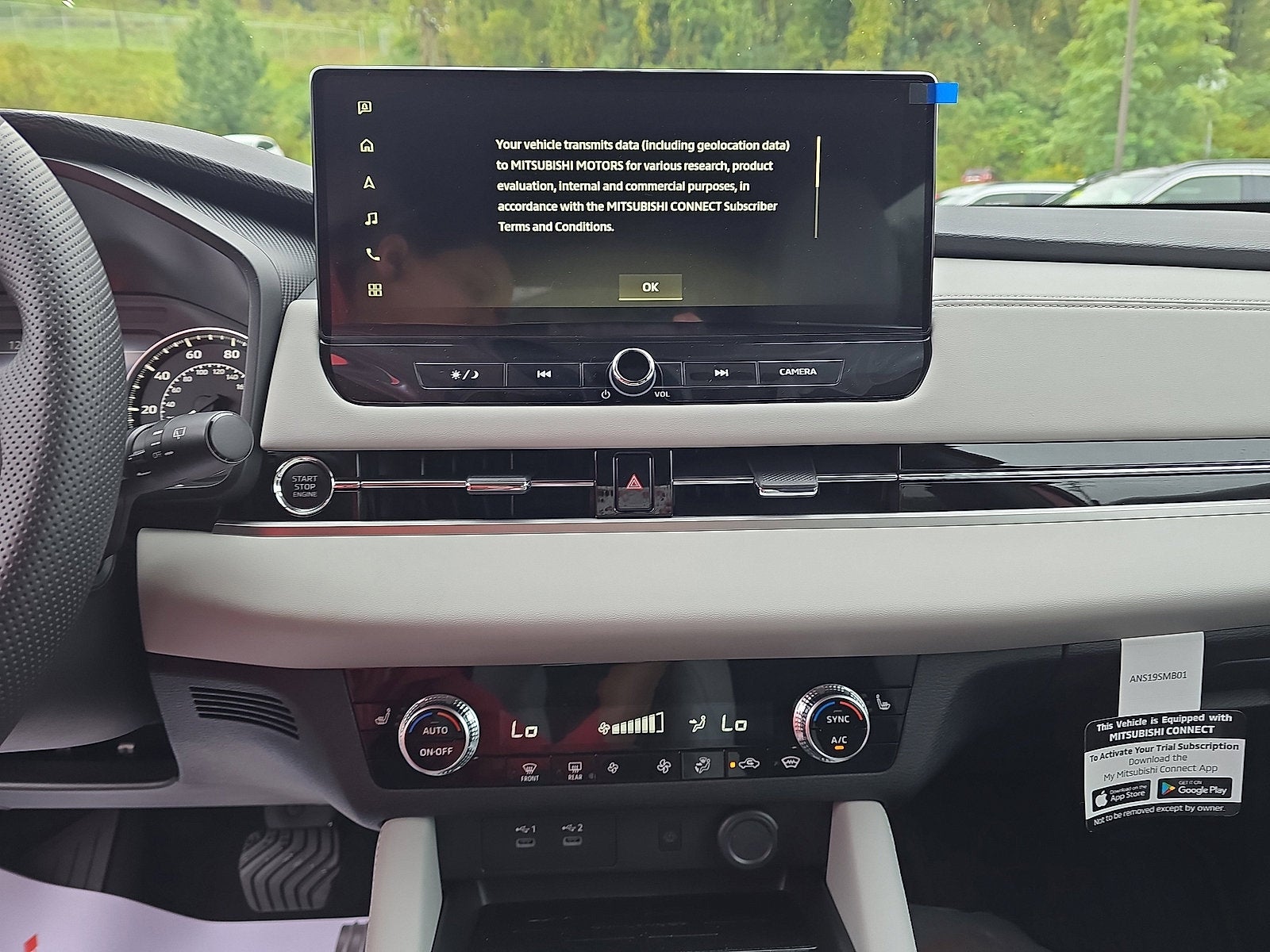 2025 Mitsubishi Outlander SE