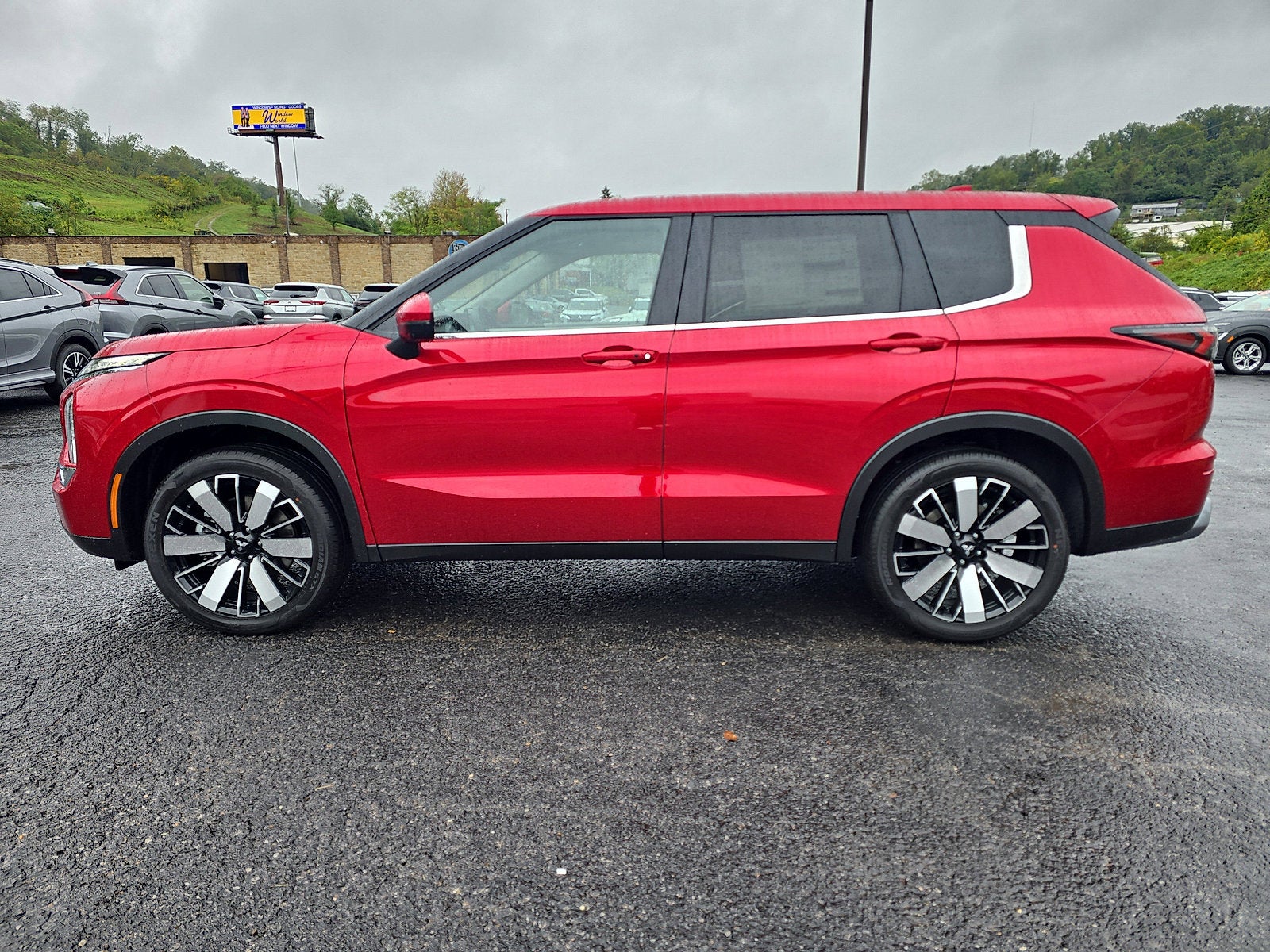2025 Mitsubishi Outlander SE