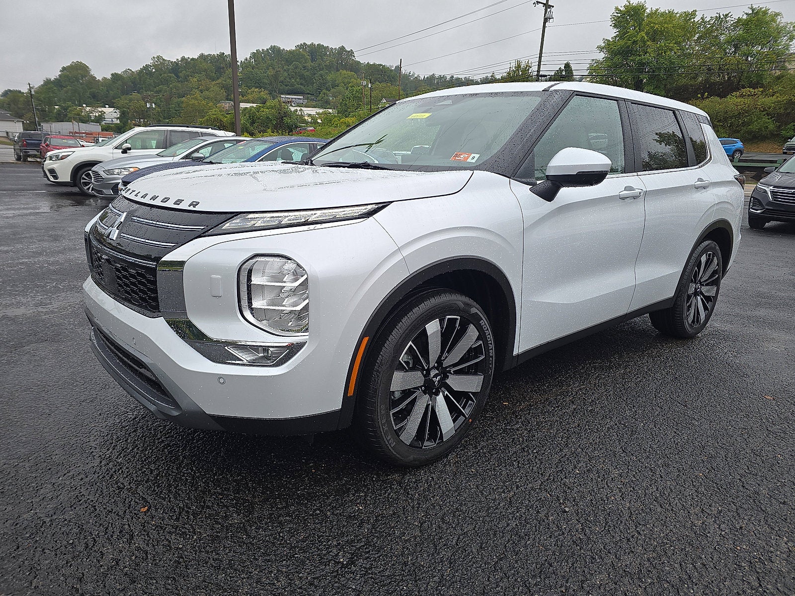 2025 Mitsubishi Outlander SE