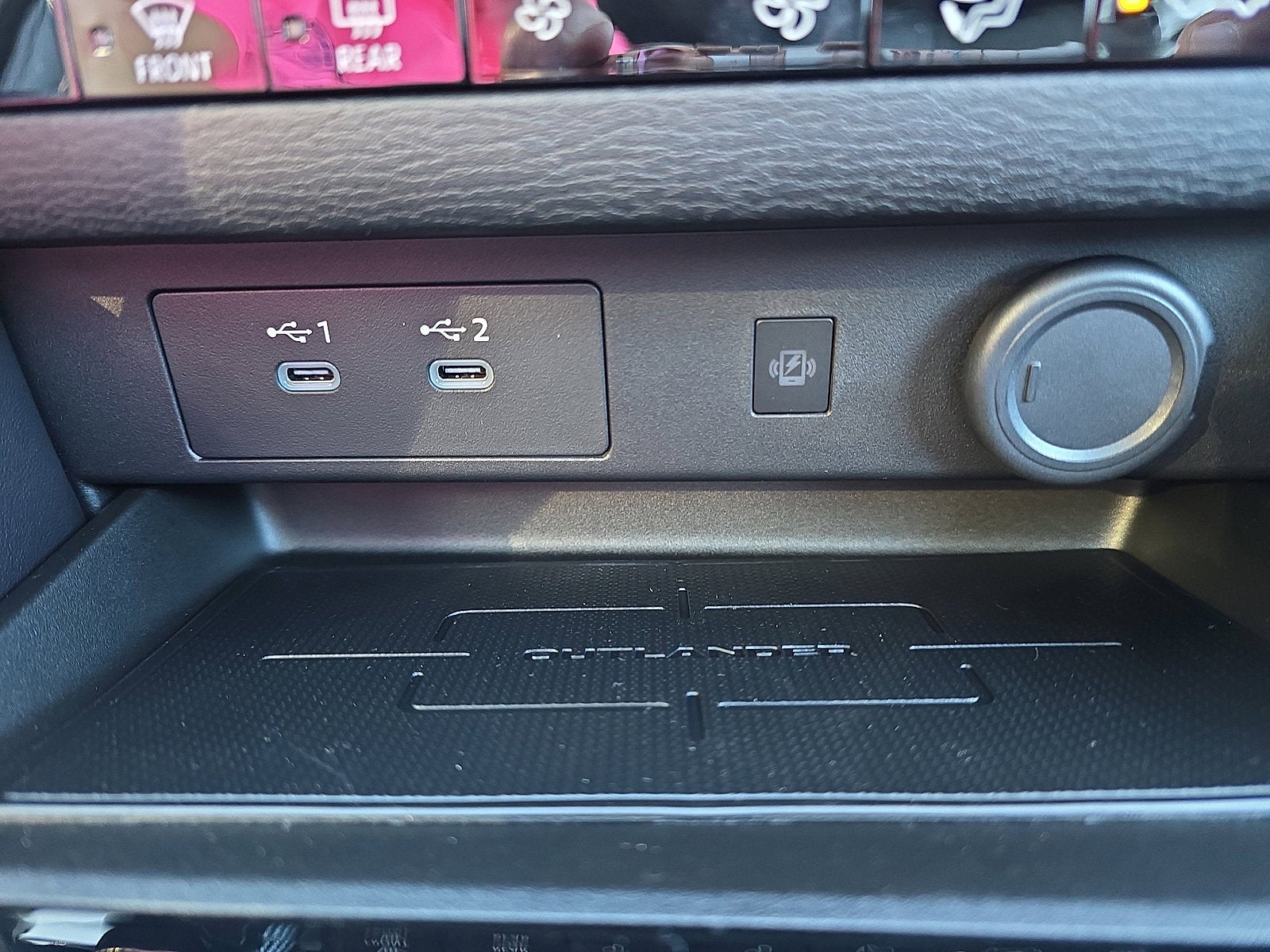 2025 Mitsubishi Outlander SE