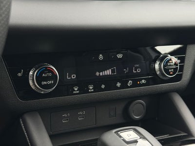 2026 Mitsubishi Outlander LE