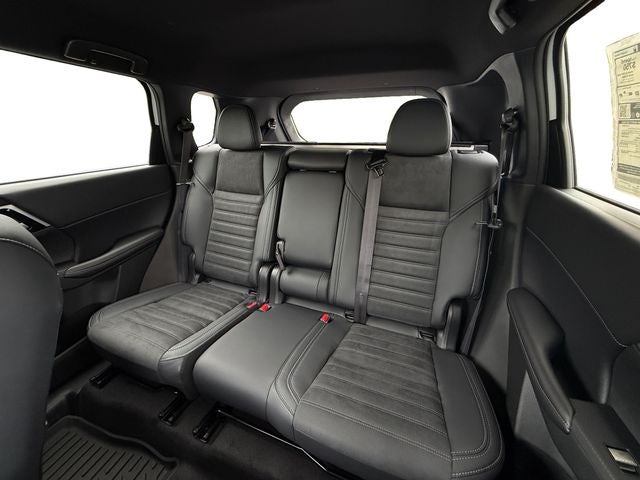 2026 Mitsubishi Outlander LE