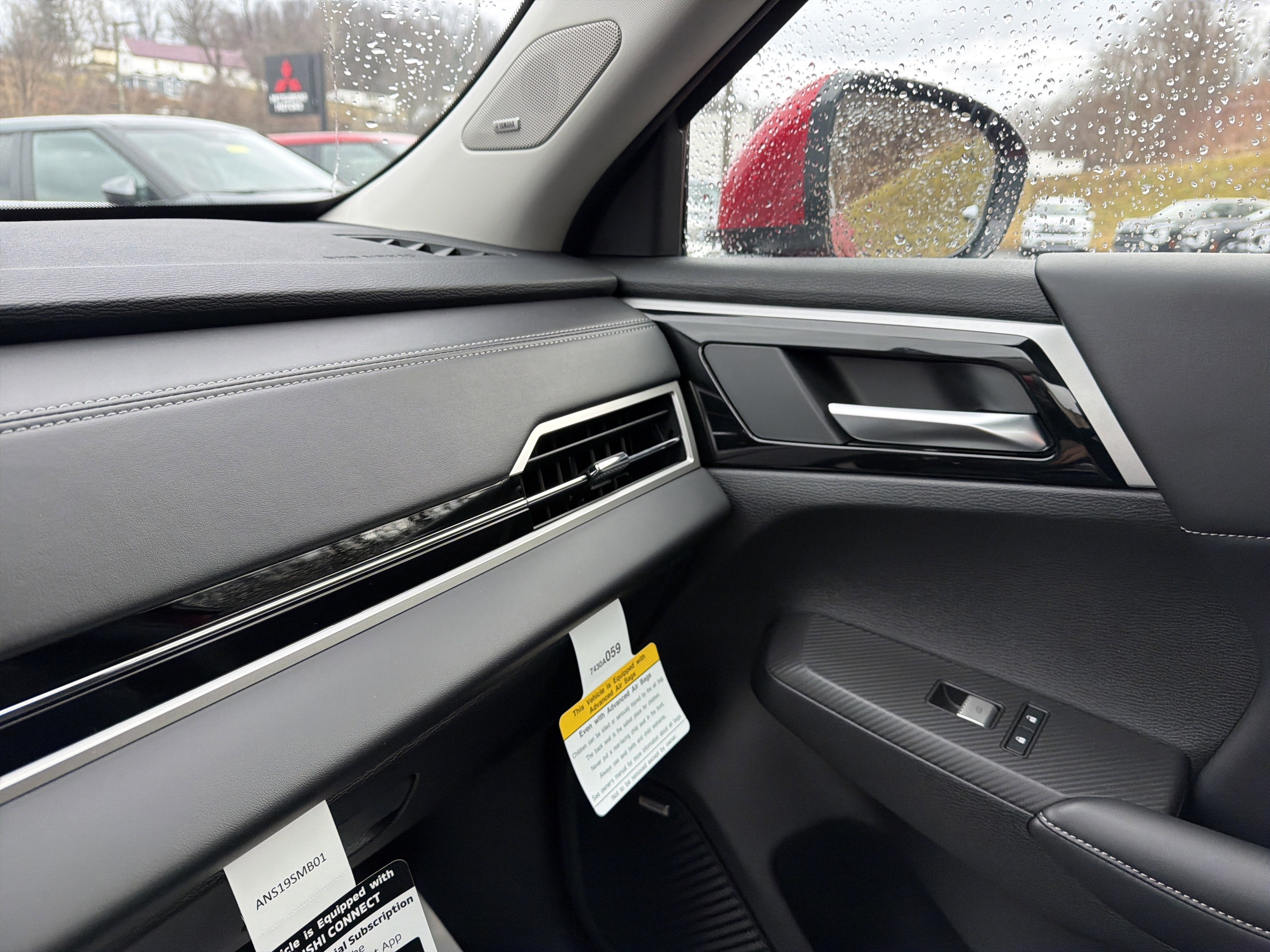 2026 Mitsubishi Outlander SE