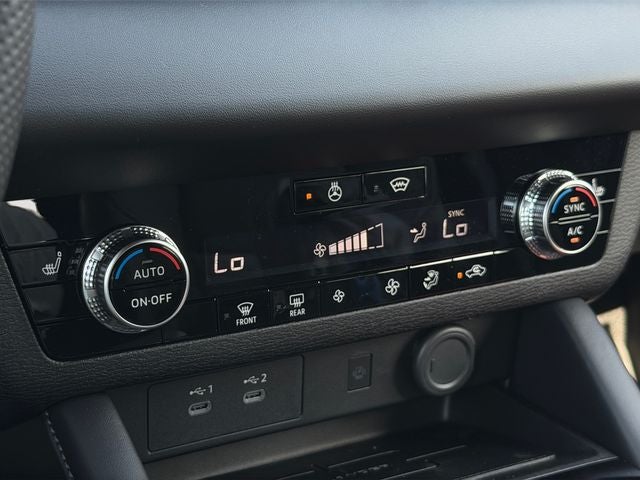 2026 Mitsubishi Outlander LE