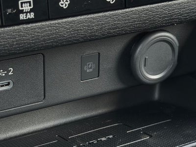 2026 Mitsubishi Outlander LE