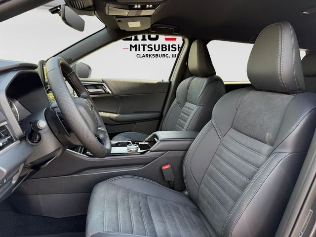 2026 Mitsubishi Outlander LE