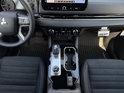 2026 Mitsubishi Outlander LE