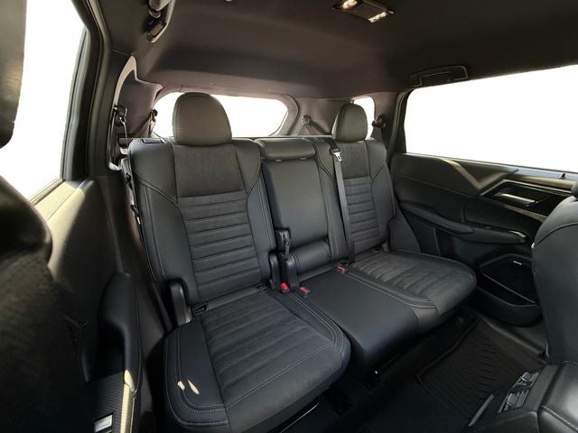 2026 Mitsubishi Outlander LE