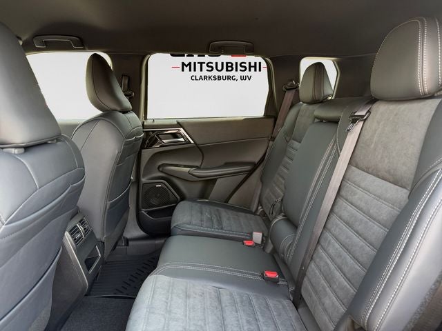 2026 Mitsubishi Outlander LE