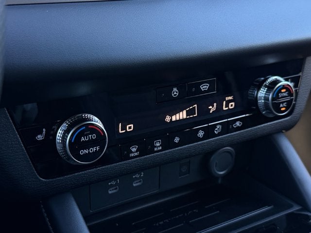2026 Mitsubishi Outlander LE
