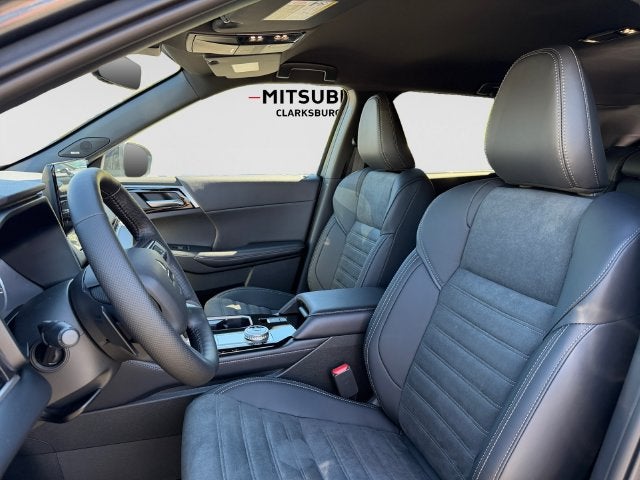 2026 Mitsubishi Outlander LE
